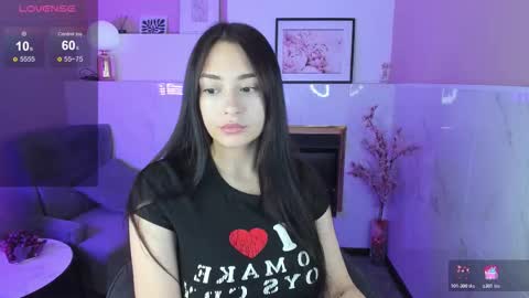 Snapshot of milana_sugar chatting on 11.27.25 Milana online show from 11.27.25