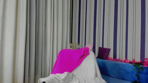 Snapshot of milanaalvis chatting on 11.08.25 MilanaAlvis online show from 11.08.25