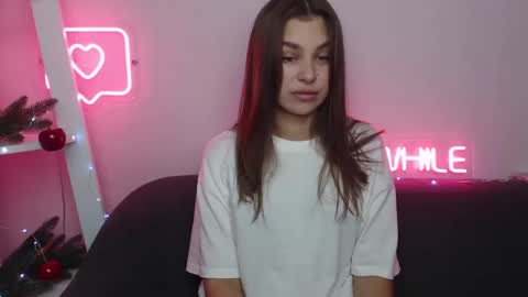 milanaangelas online show from 12.21.24