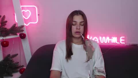 milanaangelas online show from 12.22.24