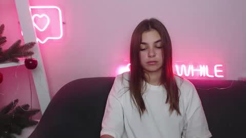 milanaangelas online show from 12.28.24