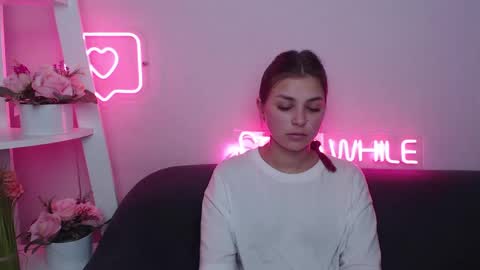 milanaangelas online show from 01.13.25