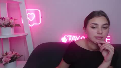 milanaangelas online show from 01.31.25