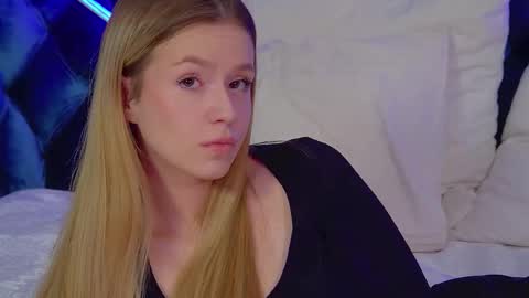 MilanaBalmain online show from 11.23.25