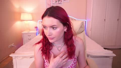 Snapshot of milanamusee chatting on 02.23.25 Milana online show from 02.23.25