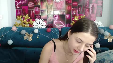 Snapshot of milanaroz chatting on 12.31.24 milanaroz online show from 12.31.24