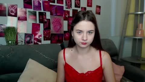 Snapshot of milanaroz chatting on 09.11.25 milanaroz online show from 09.11.25