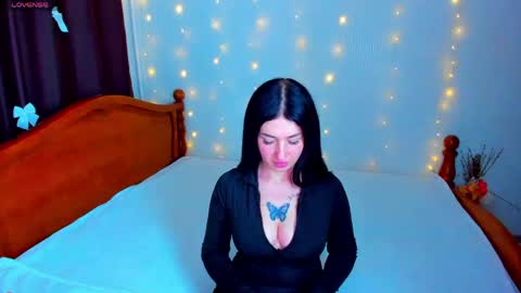 Snapshot of milanasky421565 chatting on 04.12.26 milana online show from 04.12.26