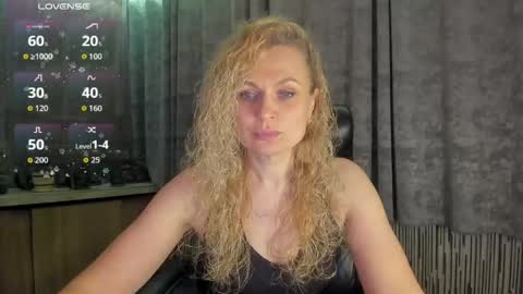 Snapshot of milanna_x chatting on 04.26.26 milanna_x online show from 04.26.26