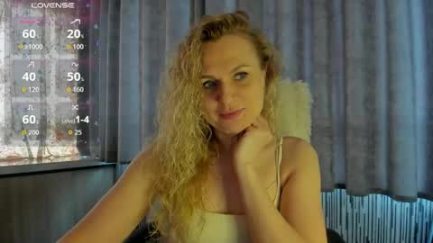 Snapshot of milanna_x chatting on 05.28.26 milanna_x online show from 05.28.26