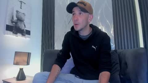 Snapshot of milanwhite_ chatting on 02.20.26 MILAN online show from 02.20.26