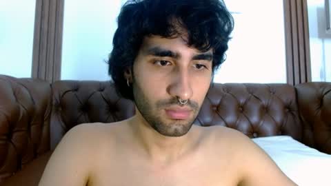 Snapshot of milanzaire chatting on 12.20.24 milanzaire online show from 12.20.24