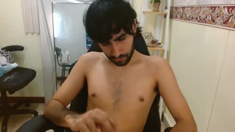 Snapshot of milanzaire chatting on 01.09.25 milanzaire online show from 01.09.25