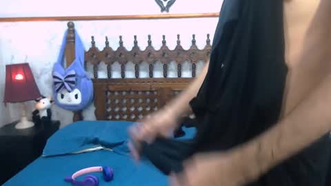 Snapshot of milanzaire chatting on 03.02.25 milanzaire online show from 03.02.25