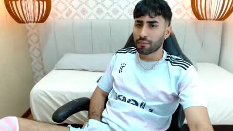 Snapshot of milanzaire chatting on 09.08.25 milanzaire online show from 09.08.25