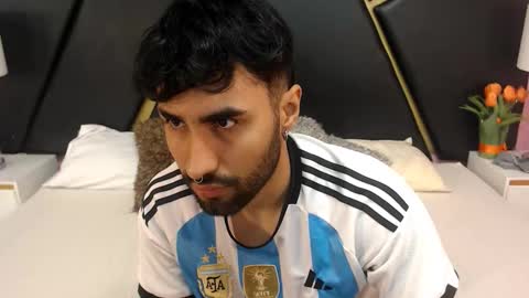 Snapshot of milanzaire chatting on 09.13.25 milanzaire online show from 09.13.25