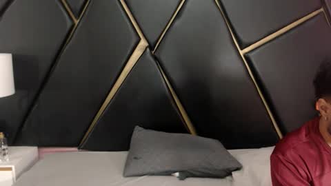 Snapshot of milanzaire chatting on 10.02.25 milanzaire online show from 10.02.25