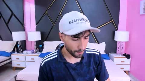 Snapshot of milanzaire chatting on 10.29.25 milanzaire online show from 10.29.25