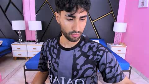 Snapshot of milanzaire chatting on 10.30.25 milanzaire online show from 10.30.25