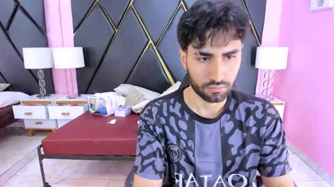 Snapshot of milanzaire chatting on 11.17.25 milanzaire online show from 11.17.25