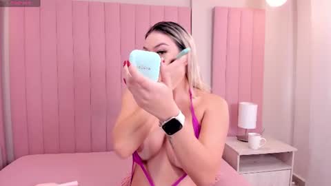 Snapshot of milaowens chatting on 06.29.26 Sexy Mila online show from 06.29.26