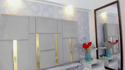 Snapshot of milasaenz1 chatting on 10.11.25 Cami online show from 10.11.25