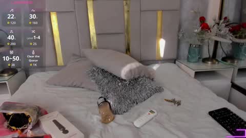 Snapshot of milasaenz1 chatting on 10.21.25 Cami online show from 10.21.25