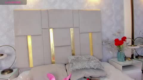 Snapshot of milasaenz1 chatting on 10.28.25 Cami online show from 10.28.25