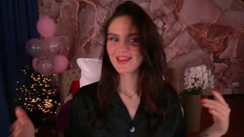 Snapshot of milashalovely chatting on 01.28.25 Milasha online show from 01.28.25