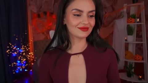 Snapshot of milashalovely chatting on 10.29.25 Milasha online show from 10.29.25