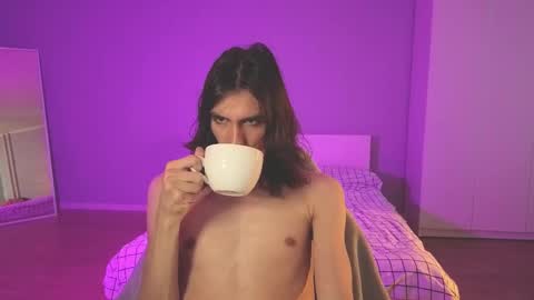 Snapshot of milaslovv chatting on 09.21.25 Mila online show from 09.21.25