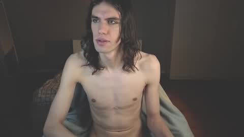 Snapshot of milaslovv chatting on 10.05.25 Mila online show from 10.05.25