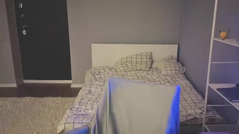 Snapshot of milaslovv chatting on 05.19.26 Mila online show from 05.19.26