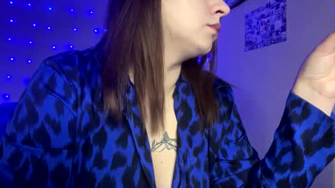 Snapshot of milaxcute chatting on 02.16.25 Milaxcute online show from 02.16.25