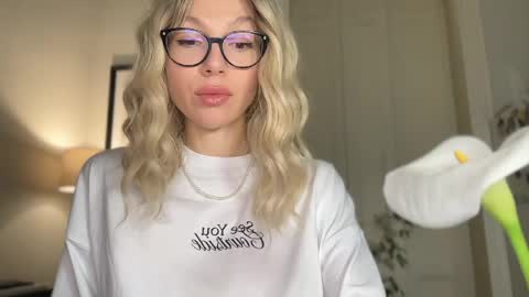 Mila online show from 04.17.26