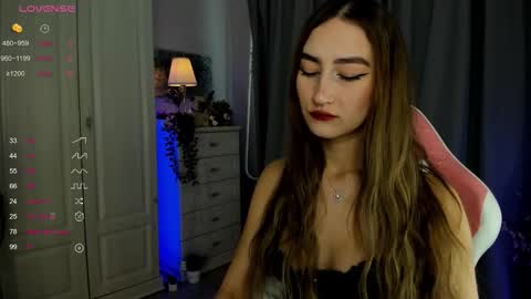 Mia online show from 12.14.25