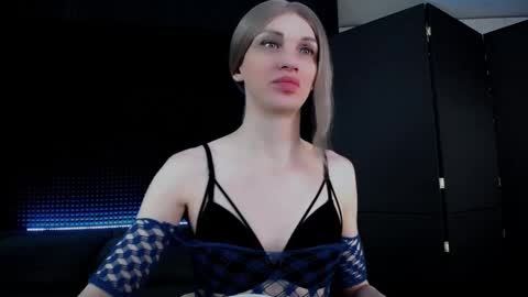 Snapshot of milena_hardy chatting on 10.03.25 Milena Hardy online show from 10.03.25