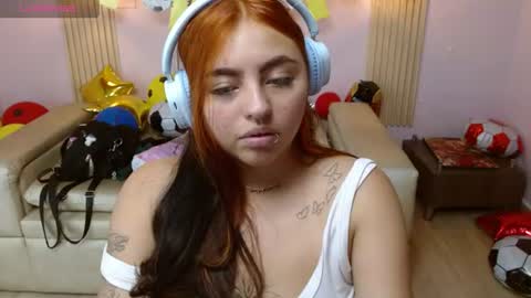 Snapshot of miley_clarck chatting on 07.10.26 Miley online show from 07.10.26
