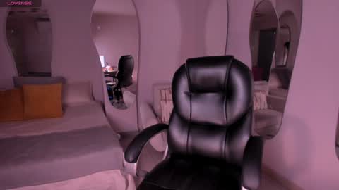 Snapshot of mileycruz_ chatting on 12.30.24 Miley Cruz IG miley model23 online show from 12.30.24