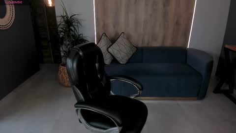 Snapshot of mileycruz_ chatting on 09.13.25 Miley Cruz IG miley model23 online show from 09.13.25