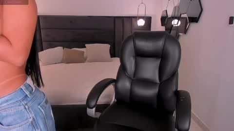 Miley Cruz  IG miley model23 online show from 04.17.26