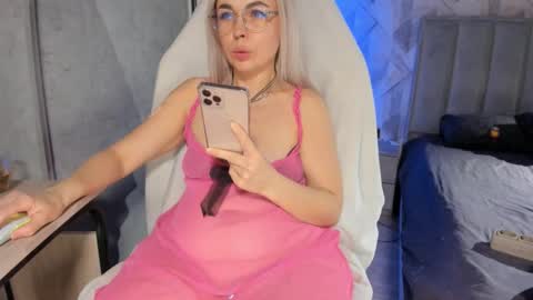 Snapshot of milf__mari chatting on 02.18.26 Maria online show from 02.18.26