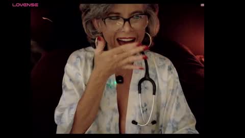 Snapshot of milf_ette chatting on 05.09.26 Fabiola online show from 05.09.26