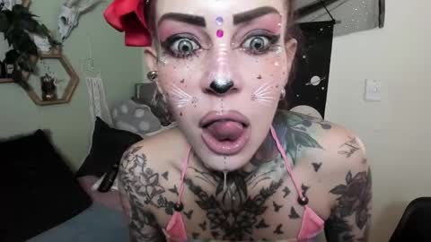 Isabella online show from 10.30.25