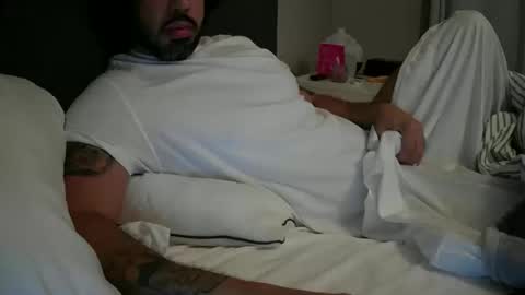 Snapshot of milfloverfl chatting on 10.31.25 milfloverfl online show from 10.31.25