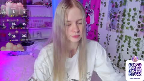 Snapshot of miliameow chatting on 01.29.25 Milia online show from 01.29.25