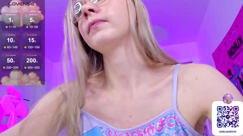 Snapshot of miliameow chatting on 02.01.25 Milia online show from 02.01.25