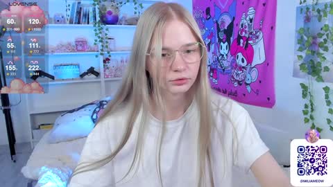 Snapshot of miliameow chatting on 02.03.25 Milia online show from 02.03.25