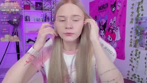 Snapshot of miliameow chatting on 02.18.25 Milia online show from 02.18.25