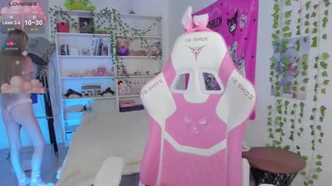 Snapshot of miliameow chatting on 02.24.25 Milia online show from 02.24.25